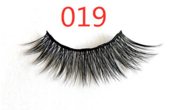 Fashion-Forward Magnetic False Eyelashes